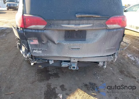 2017 Chrysler Pacifica Limited z USA, uszkodzony, nr VIN 2C4RC1GG8HR635556